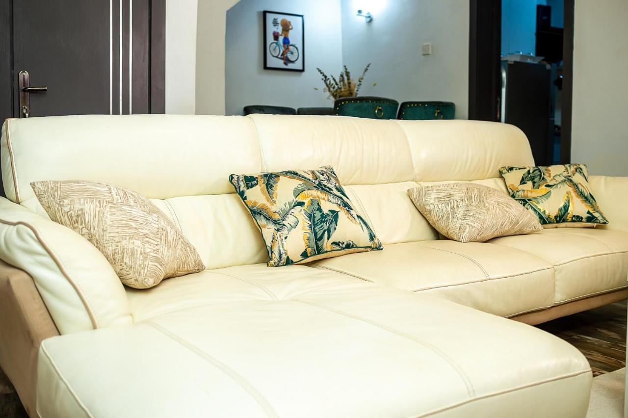 Palm Heights Apartments - Omole Phase 1, Ikeja Dış mekan fotoğraf