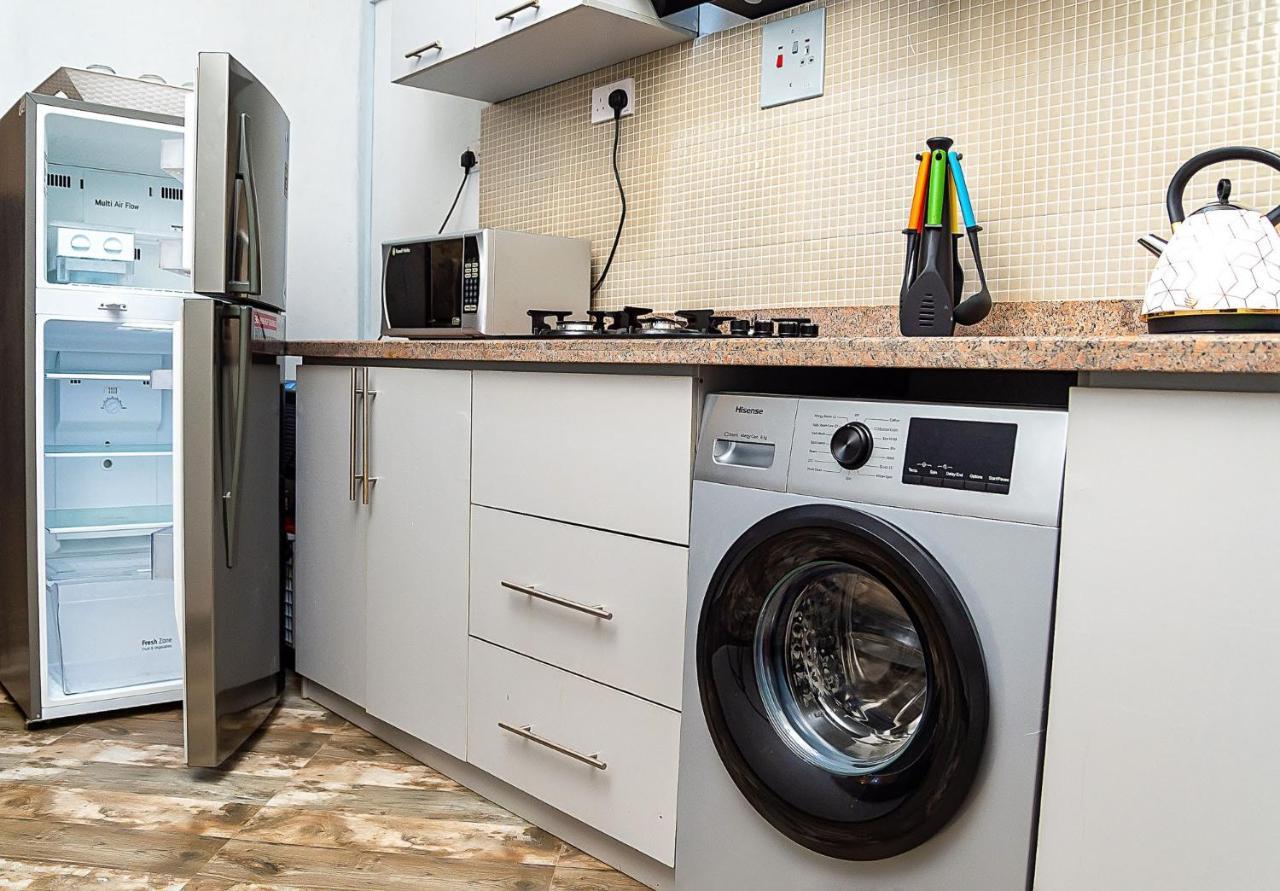 Palm Heights Apartments - Omole Phase 1, Ikeja Dış mekan fotoğraf