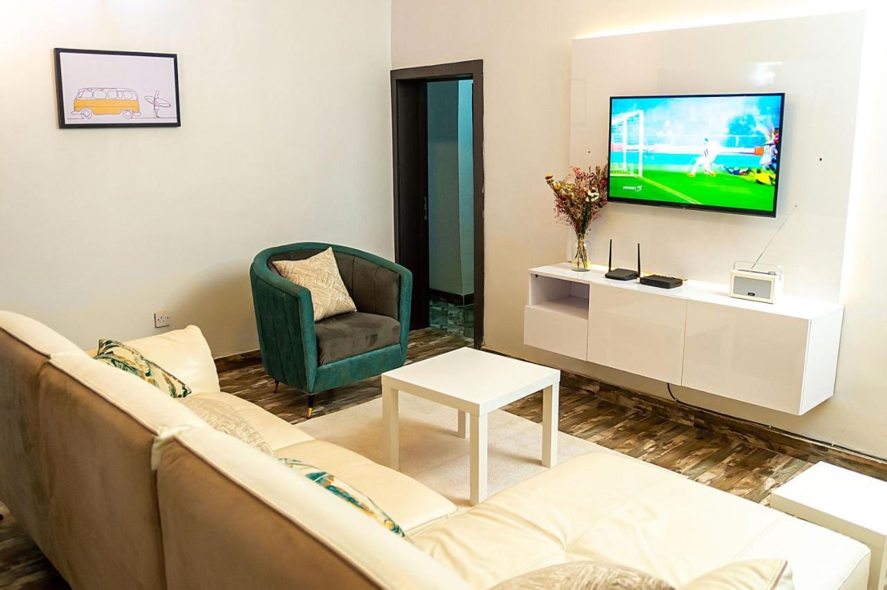 Palm Heights Apartments - Omole Phase 1, Ikeja Dış mekan fotoğraf