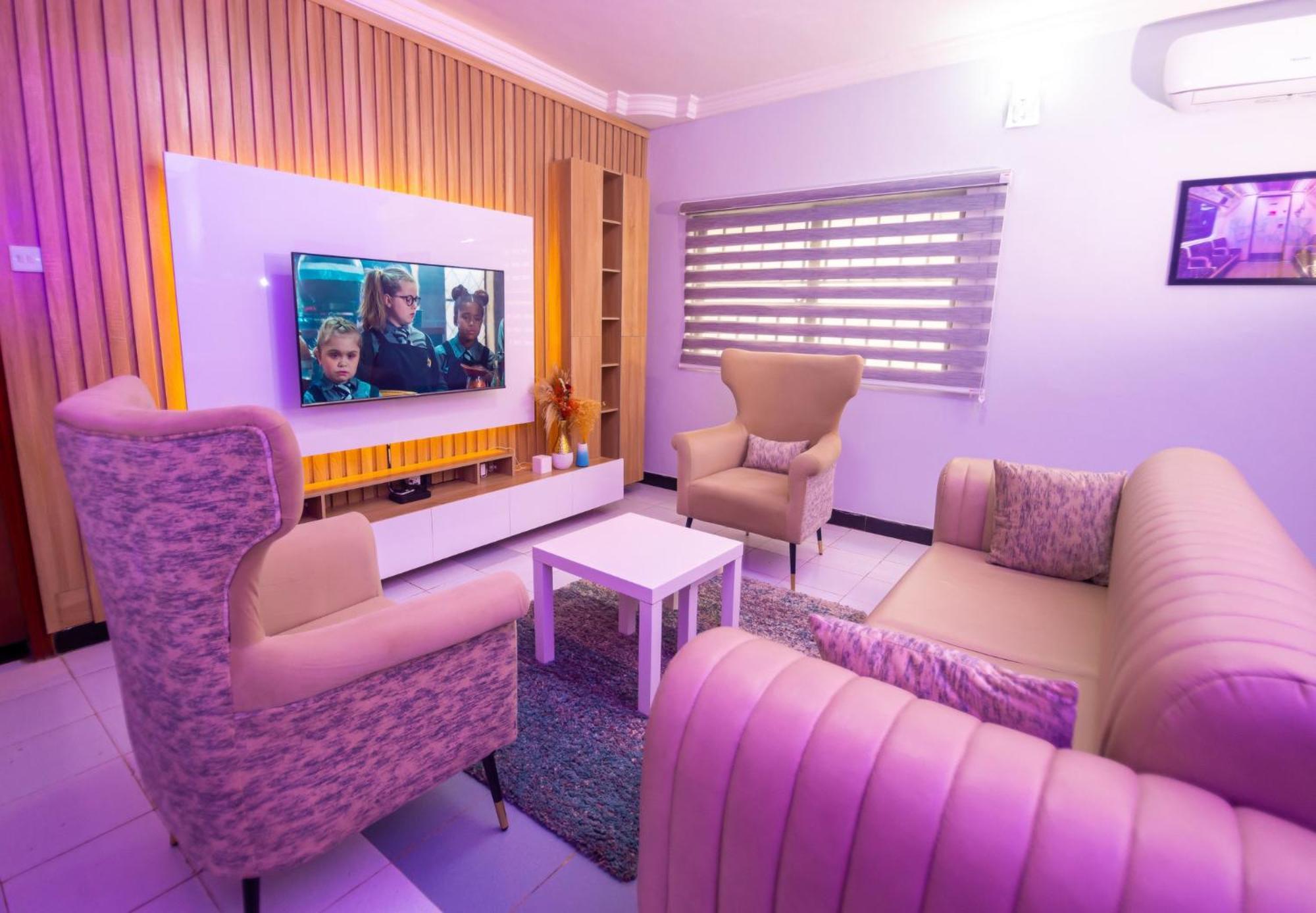 Palm Heights Apartments - Omole Phase 1, Ikeja Dış mekan fotoğraf